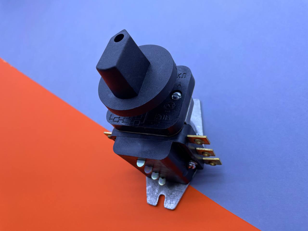 Переключатель ТПКП-25 с ручкой (алюминиевый корпус) (арт. 004.03)