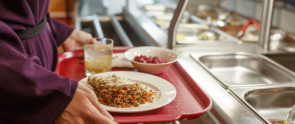 Линия раздачи столовой